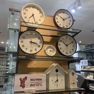 MUJI 100% digital/analog clock มีหลายแบบ หลายไซส์ สอบถามก่อนได้ค่ะ ของแท้💯💯จากช็อปมูจิ