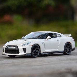 Bburago 1:24 Nissan 2017 GT-R รถหล่อแบบคงที่โมเดลของเล่นงรถยนต์านอดิเรกของสะสม