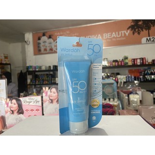 wardah lightening essence