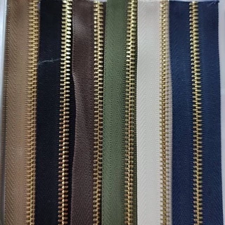 .ปลีก/ส่ง (1หลา) เส้นซิปเบอร์3 วันเวย์ฟันทอง 1หลา รูดลื่น ไม่ขึ้นสนิม ** เฉพาะเส้นซิปไม่รวมหัวซิปนะคะ**