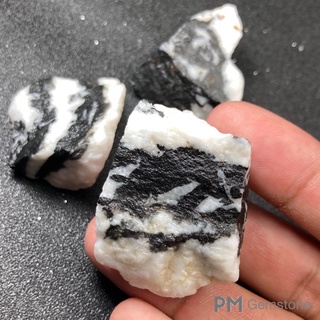 ZJ08 แจสเปอร์ม้าลาย ( Zebra Jasper ) ของแท้ หินธรรมชาติ หินสี หินแร่ ของสะสม หินมงคล แร่หายาก หินนำโชค หินเสริมดวง