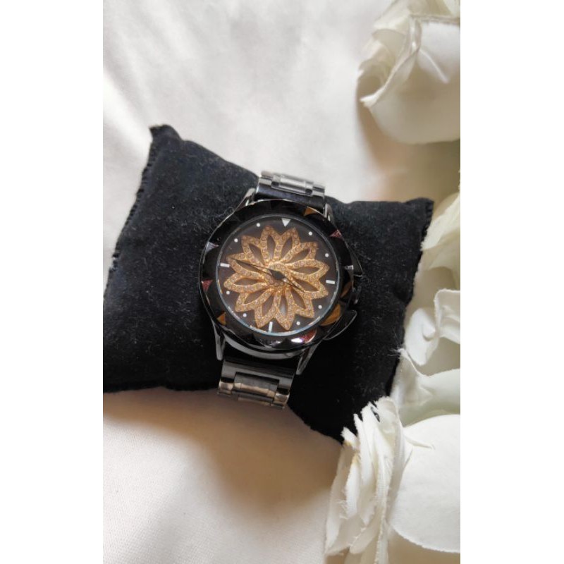 นาฬิกาแบรนด์เนมGEDIหน้าปัดสีทองแบบกังหันหมุน สายสแตนเลสสีดำ ของแท้ มือสองสภาพใช้งานได้ปกติ