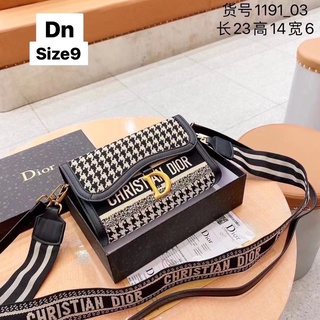 กระเป๋าสะพายข้าง Dior งานสวยพร้อมส่ง size 9"