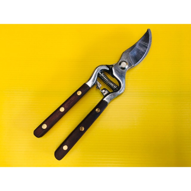 กรรไกรตัดกิ่ง wynn’s รุ่น W866