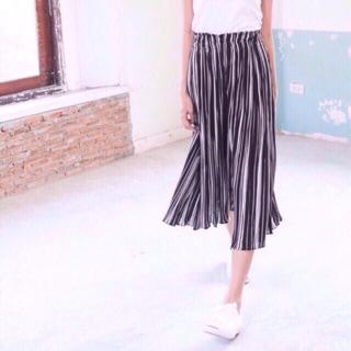 Pleated pants