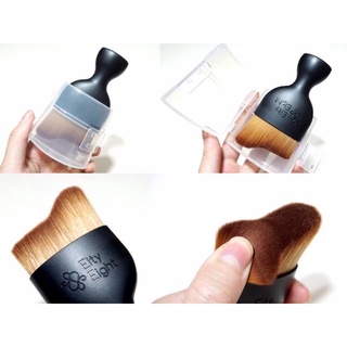 แปรงเกลี่ยรองพื้น Eity Eight Curved Face Brush แปรงเกลี่ยรองพื้น จากประเทศเกาหลี