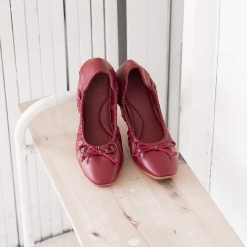 New รองเท้าคัชชู Bella ราคา 200 บาท จากร้าน Momo shoes