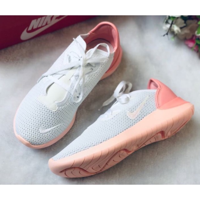 wmns nike hakata