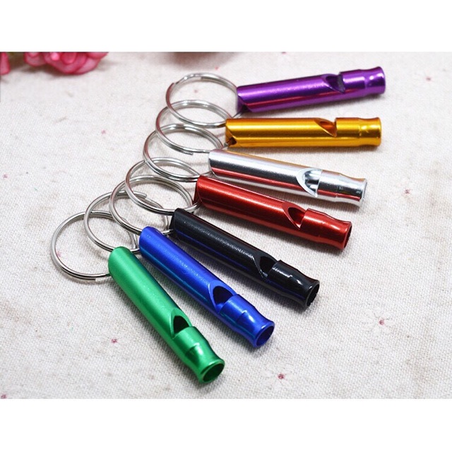 นกหวีดหลากสี ใช้สำหรับฝึกนก