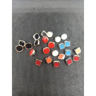 กระดุมเสื้อวีนัส 6 ชิ้น 15 บาท