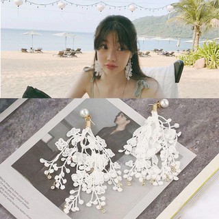 ต่างหูลูกไม้สีขาว - White Lace Tassel Earrings