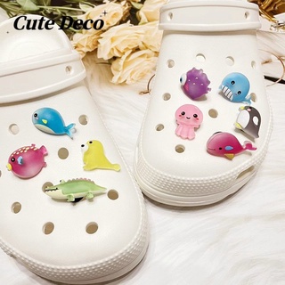 【 Cute Deco 】สัตว์ทะเลน่ารัก (9 แบบ) ปลาวาฬสีฟ้า / ปลาโลมาหนาม / ปลาวาฬสีชมพู จี้กระดุม Crocs / Jibbitz น่ารัก Croc รองเท้า DIY / วัสดุเรซิน เสน่ห์ สําหรับ DIY