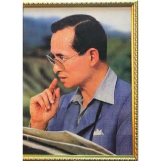 รูปในหลวง รัชกาลที่9 ภาพพ่อหลวงทรงงาน เพื่อสักการะบูชา มีติดบ้านดีศิริมงคล ของที่ระลึก ของขวัญ ของฝาก