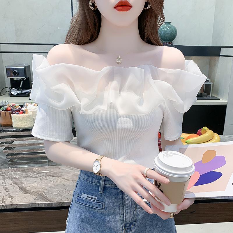 แขนสั้นผู้หญิง 2025 สไตล์ใหม่ฤดูร้อน High-End เสื้อยืดการออกแบบรู้สึก Niche เซ็กซี่สัมผัส Collarbone ไหล่เดียวด้านบน