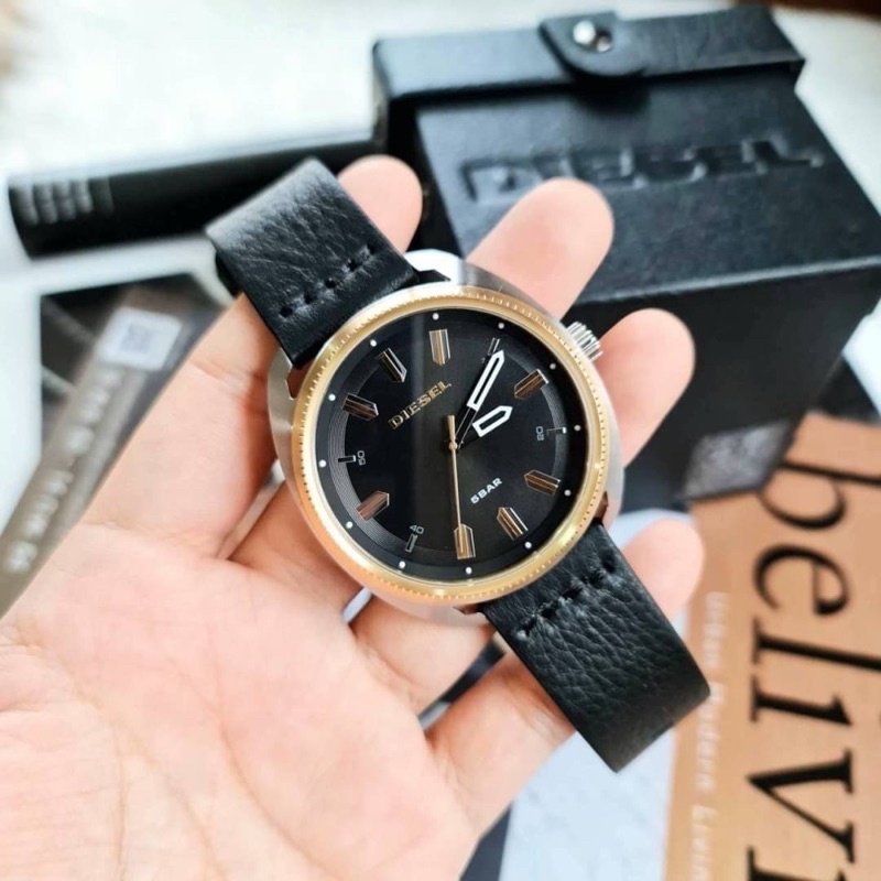 (ผ่เน0%) นาฬิกา สายหนัง สีดำ หน้าปัด 45 x 51 mm. Diesel Fastbak Two-Tone and Black Leather 3-Hand Wa