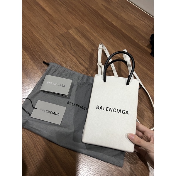 Balenciaga phone bag ปี21 used like new สีขาวหายาก