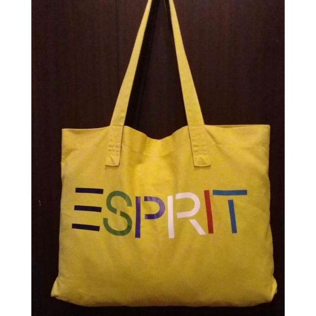 กระเป๋าผ้าใบใหญ่ Esprit