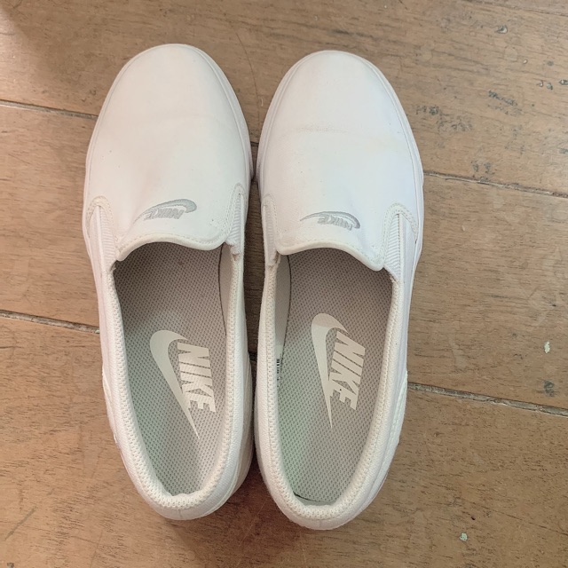 ส่งต่อรองเท้า nike toki slip on ของแท้