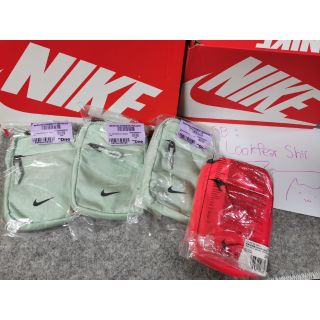 กระเป๋าไนกี้​ 
#กระเป๋าคาดอก​ #กระเป๋า​ #NIKE 
รุ่น​ BA5904-321 kiki