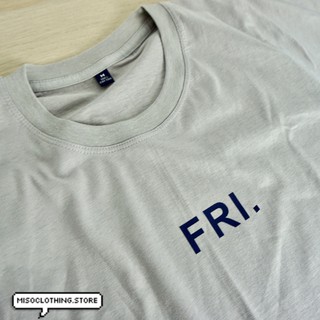 "FRI." เสื้อยืดสกรีน สวมใส่สบาย