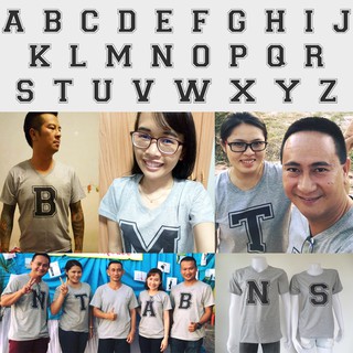 พร้อมส่ง!!! A-Z เสื้อยืดตัวอักษร [เทาท็อปดาย] เสื้อคู่รัก เสื้อครอบครัว พ่อ แม่ ลูก เสื้อแก๊งค์