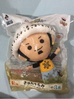 ตุ๊กตา  งานจับฉลาก วันพีซ รางวัล อี - ทราฟัลการ์ ลอว์ I One Piece Plush Doll Ichiban Kuji Prize E - Trafalgar  Law