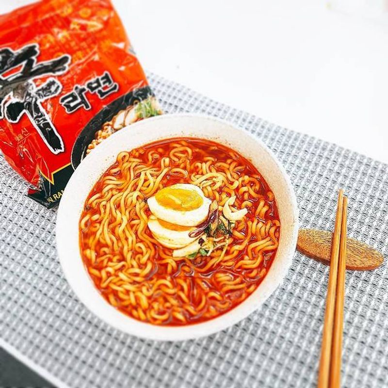 มาม่าเกาหลี รสเผ็ด ซินรามยอน ( Shin ramyun) บะหมี่กึ่งสำเร็จรูปเกาหลี รสเผ็ด นงชิม Nongshim