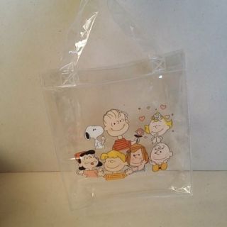 กระเป๋าสะพายพลาสติกใส ลาย snoopy สนู๊ปปี้ ขนาด 11x12x3.5 นิ้ว