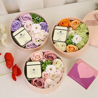 Aromatherapy + Soap Flower (กล่องของขวัญทรงกลม) พร้อมการ์ดอวยพรและเทียนหอม