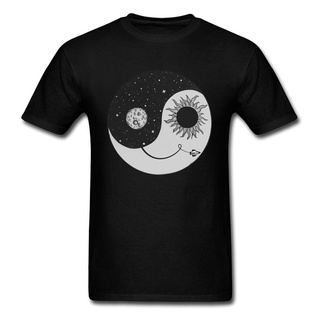 เสื้อยืดผ้าฝ้าย พิมพ์ลายการ์ตูน Moonrise Day &amp; Night Yin Yang แฟชั่นฤดูร้อน สีดํา สําหรับผู้ชายS-5XL