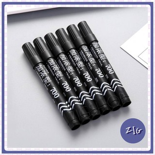 ZIGSHOP - ปากกาเคมีสีดำ หัวกลม กันน้ำ ลบไม่ได้ Permanent Maker 700 ปากกาหัวใหญ่ ปากกาเขียนซองจดหมาย ปากกาจ่าหน้าซอง