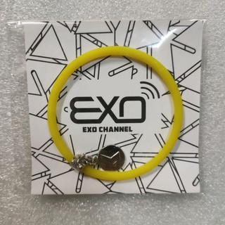 exo channel สร้อยข้อมือ พร้อมจี้ สีเหลือง