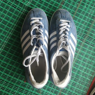 รองเท้าผ้าใบ adidas เบอร์ 36