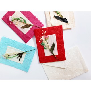 การ์ดอวยพรดอกกุหลาบกรอบขาว (ขนาด S) ขนาด 8*6 ซม. Handmade Mulberry Paper Card with Rose and White Frame (Size S)