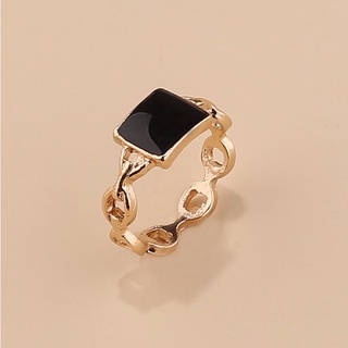 แหวนทองจี้ดำเหลี่ยม Black Geo Decor Ring