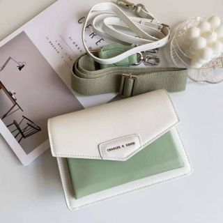 charles&amp;keith
กระเป๋า หน้าจดหมาย