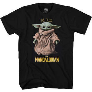 เสื้อยืด พิมพ์ลายกราฟิก STAR WARS Yoda The Child Standing The Mandalorian สําหรับเด็ก และผู้ใหญ่