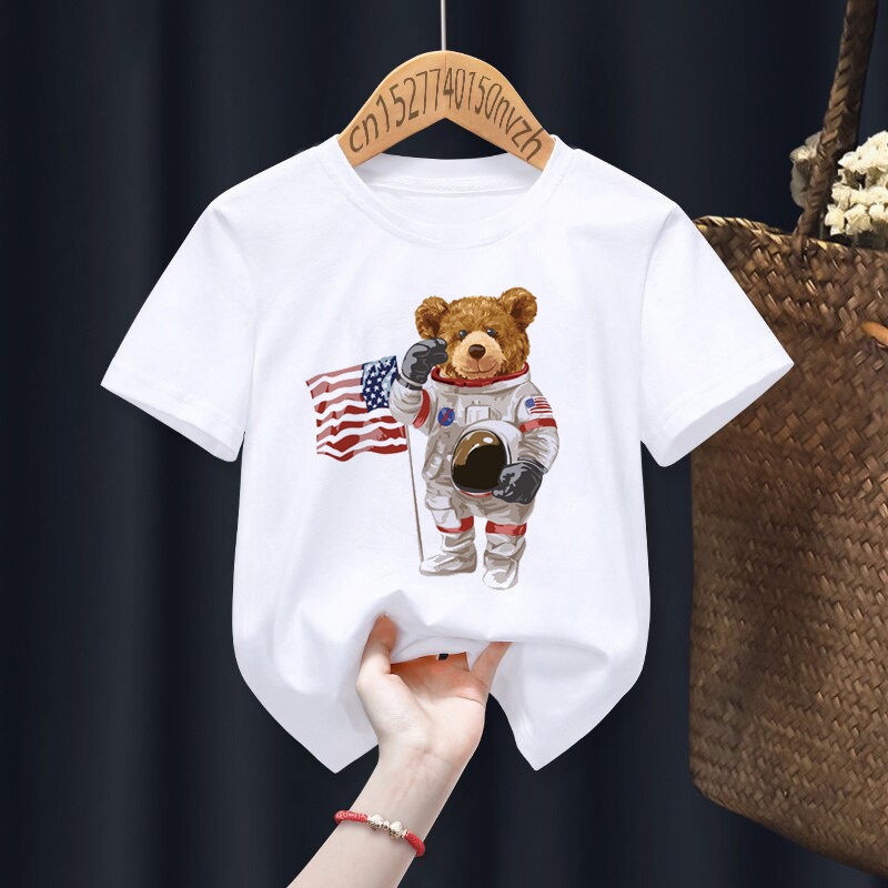 เสื้อยืด พิมพ์ลายหมีตลก สีขาว แฟชั่นฤดูร้อน สไตล์ฮาราจูกุ สําหรับเด็กผู้ชาย และเด็กผู้หญิง