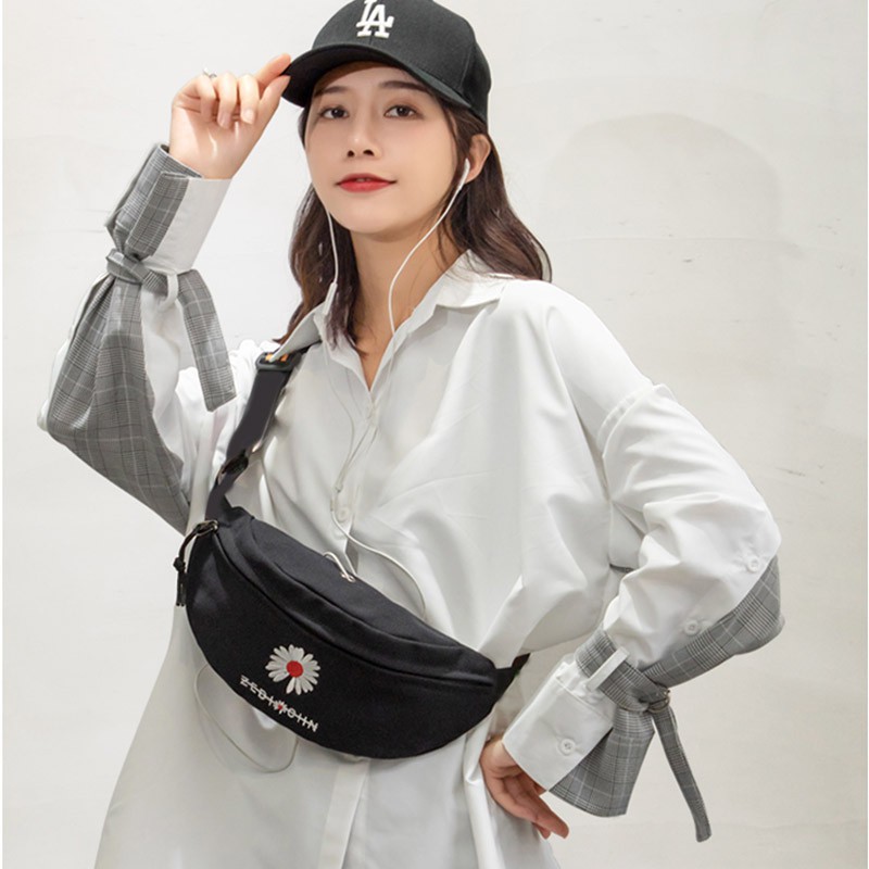 Kore an F ashi บน S mall Dai sy C anva s Me ssen ger Shou lder Bag s Wo Mens Lo vely Zip ต่อ Ches t 