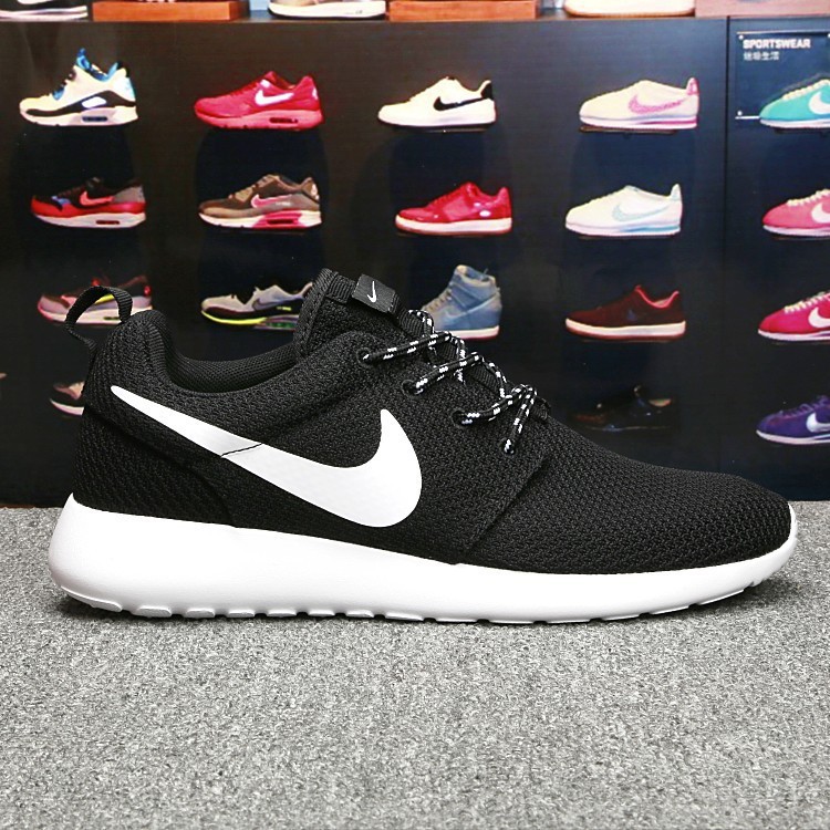 รองเท้ากีฬา ตาข่าย น้ำหนักเบาเป็นพิเศษ รองเท้าคู่ RUN ROSHE ระบายอากาศได้ NIKE