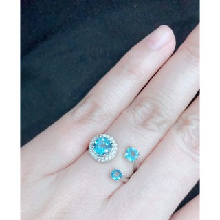 แหวนปรับไซส์พลอยแท้สวิสบลูโทพาส(Swiss Blue Topaz)สีฟ้าสด ประดับด้วยเพชรรัสเซียCZ ตัวเรือนเงินแท้ 925 NA372