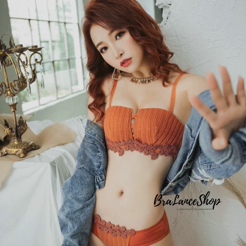 BLS✿8823 *มีเฉพาะบรา* บราลูกไม้ งานครึ่งเต้าเกาะอกถอดสายได้ ด้านในซับผ้าคอตตอนแต่งไขว้กลาง เก็บเนื้อ
