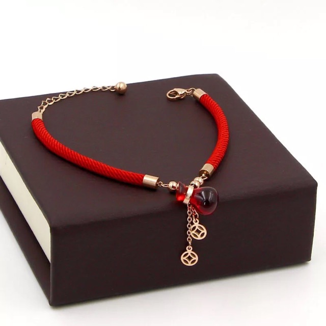 ข้อมือถุงทองด้ายแดง เรียกทัรพย์