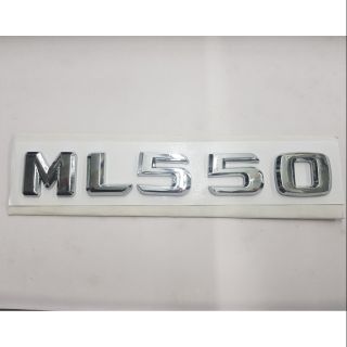 logo Ml550 ของรถ benz