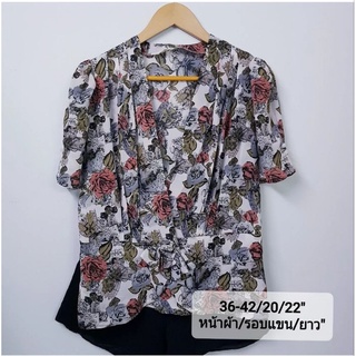 เสื้อลายดอกวินเทจผ้าลื่นสวยเหมาะสำหรับสงกรานต์ช่วงอากาศร้อนใส่สบาย