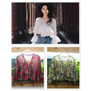 เสื้อเเขนยาวลายดอก​ ผ้าวูพีชคอวีระบายหน้า