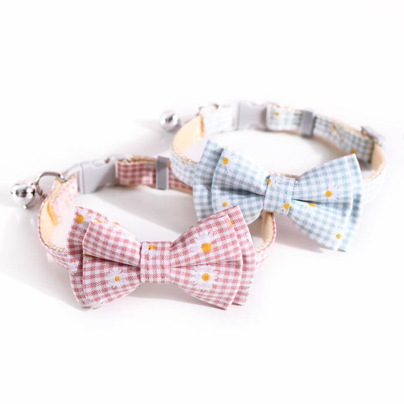 สัตว ์ เลี ้ ยงแมวลายสก ๊ อต Bowknot Collar Bell ลายสก ๊ อตดอกไม ้ โบว ์ ปรับปลอกคอสุนัขสร ้ อยคออุปกรณ ์ เสริมสัตว ์ เลี ้ ยง suppies