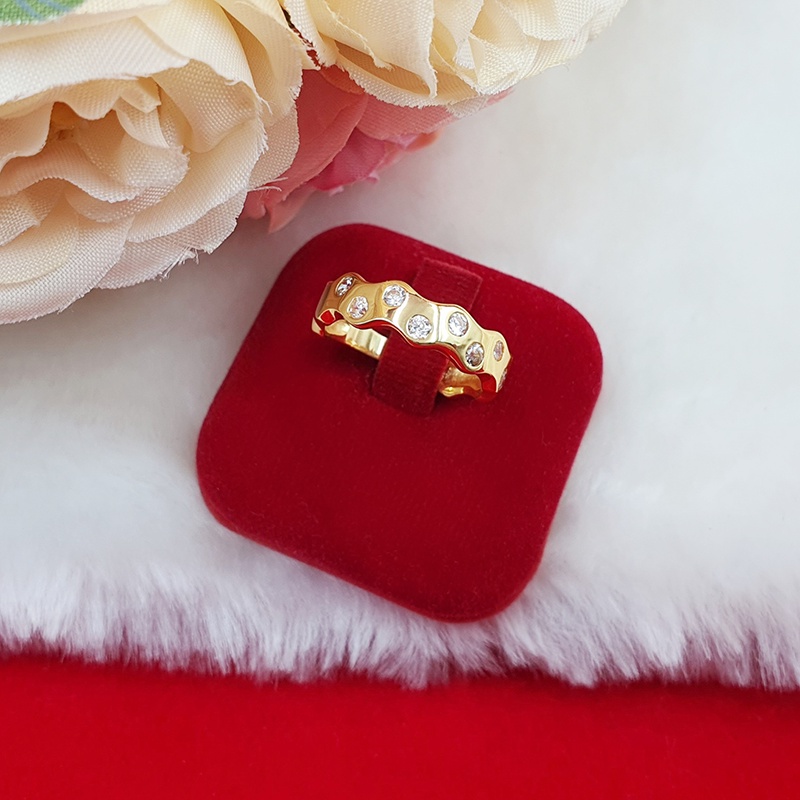 แหวนพลอยล้อม สีทอง เสริมโชค เสริมบารมี แหวนเพชร แหวนฝังเพชร แหวนทองเหลืองแท้