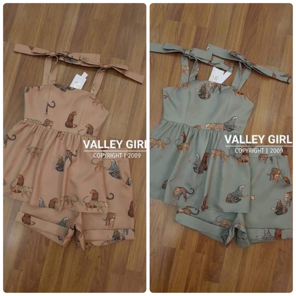 ป้าย valley girl Set 2 ชิ้น เก๋ไก๋ดูดี จะภูเขา ทะเล หรือคาเฟ่ ชุดนี้ได้หมดนะคะ