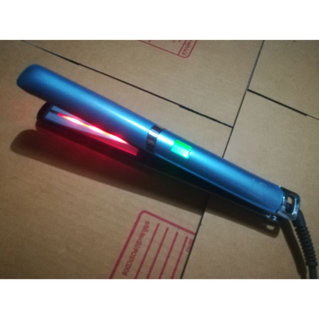 มือสอง Lesasha เครื่องหนีบถนอมเส้นผม Infrared Radiant Slim Hair Straightener รุ่น LS1094